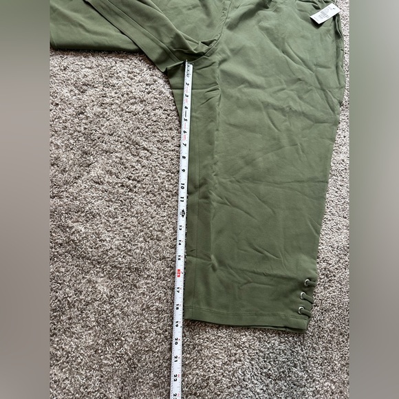 Catherine’s Suprema Collection Olive Green Capris NWT Size 1XWP 18/20WP - Picture 8 of 10